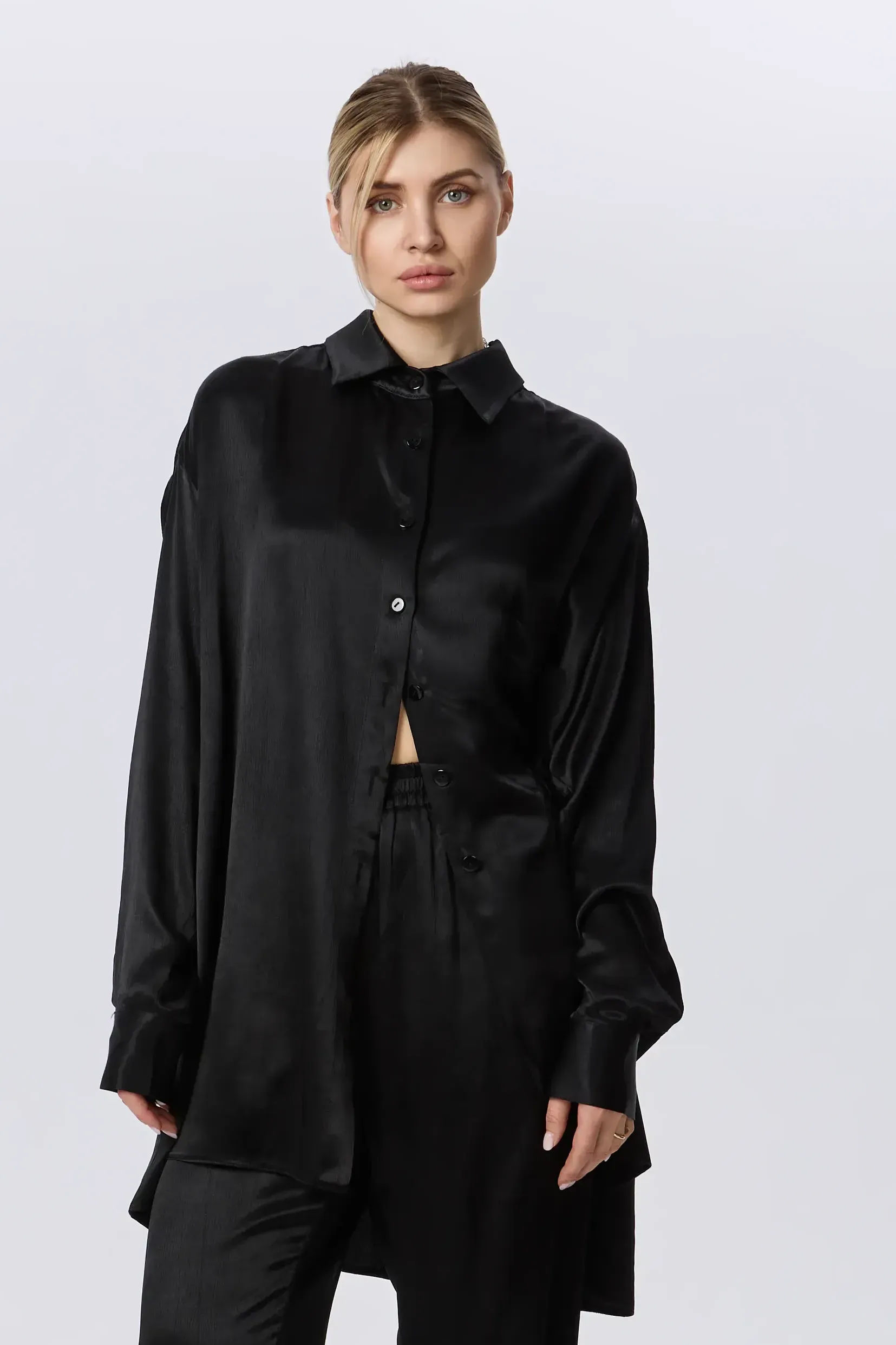 Cămașă lejeră din vâscoză satinată negru image