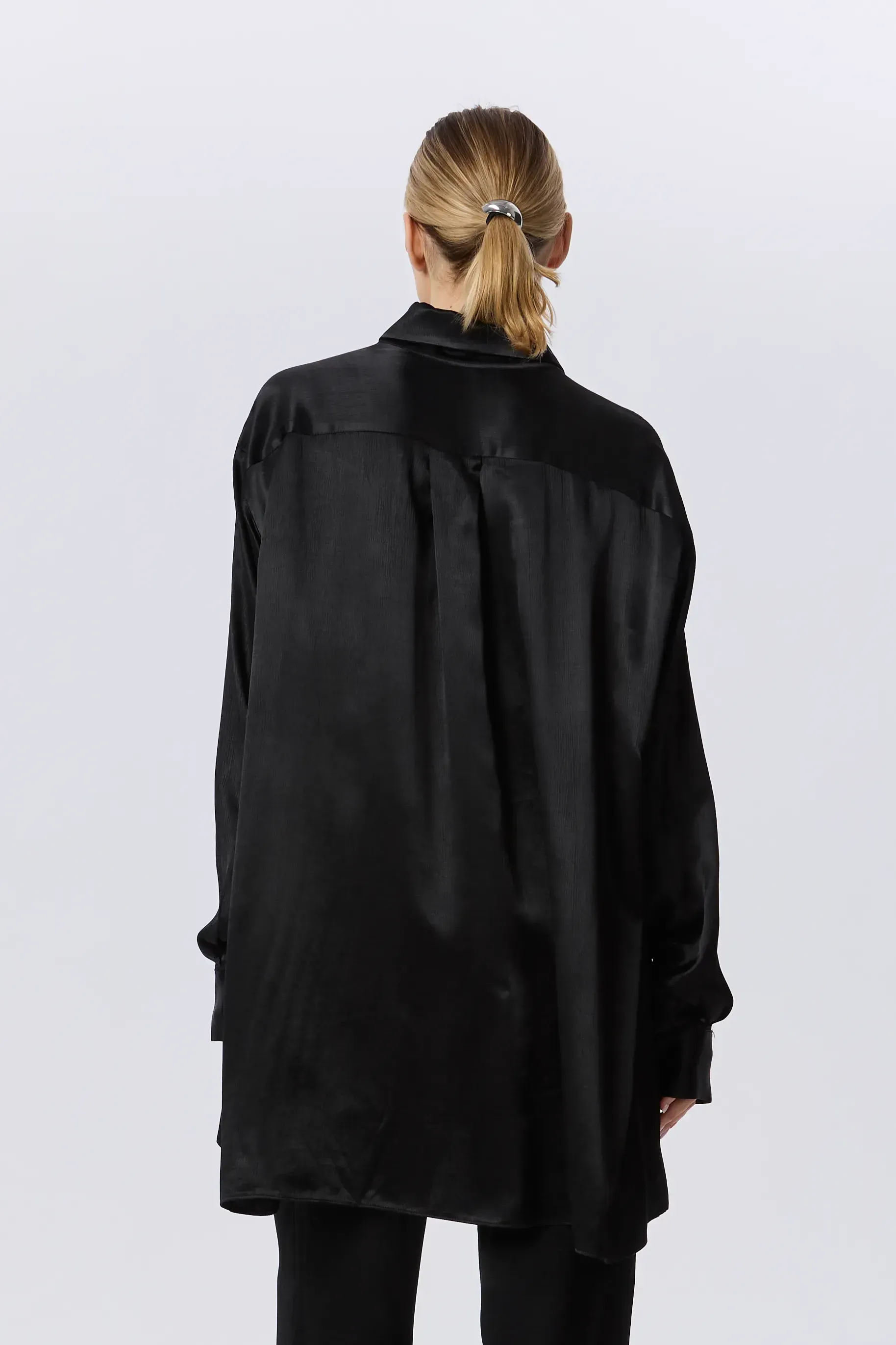 Light shirt from black satin viscose