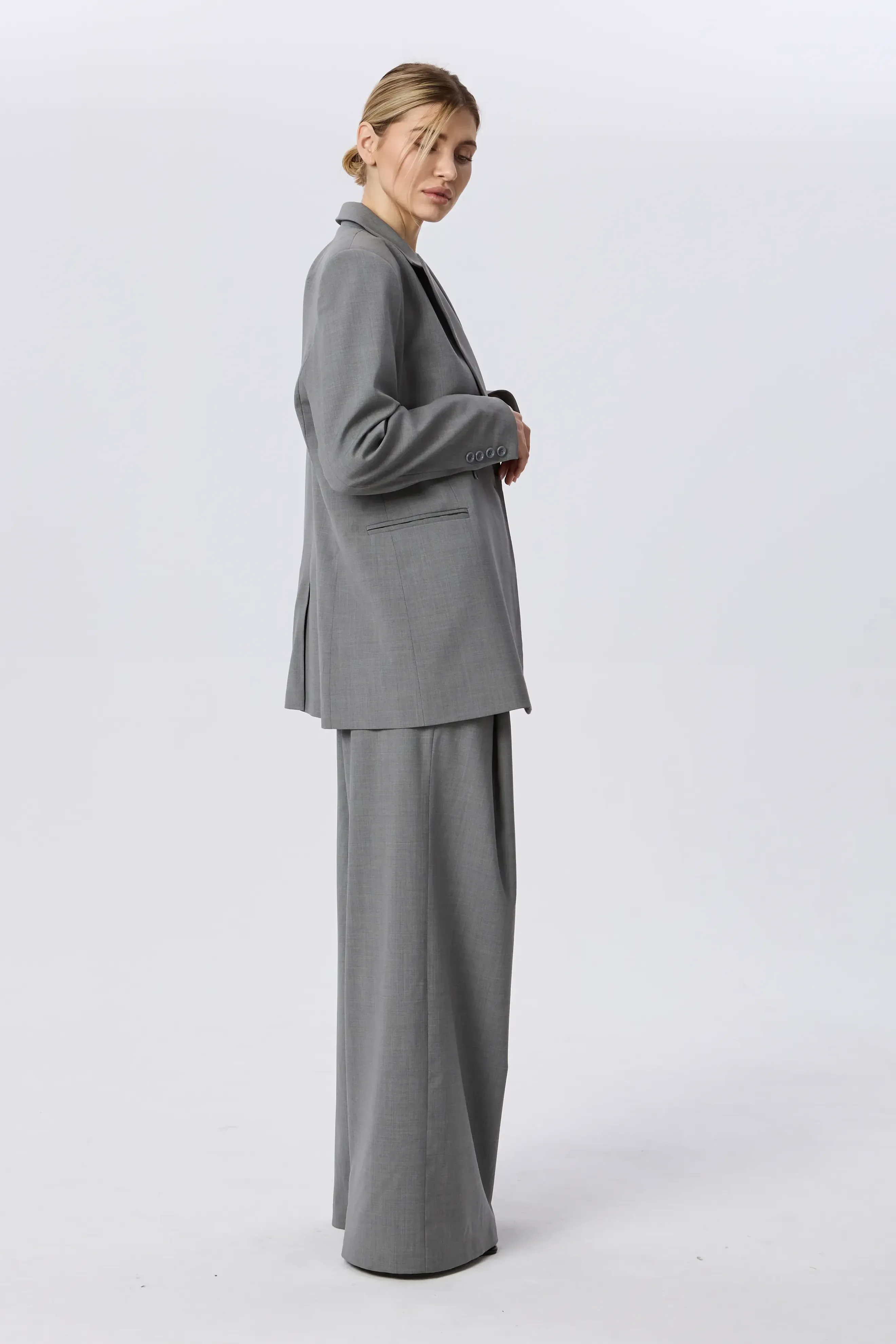 Classic gray pants of fine wool