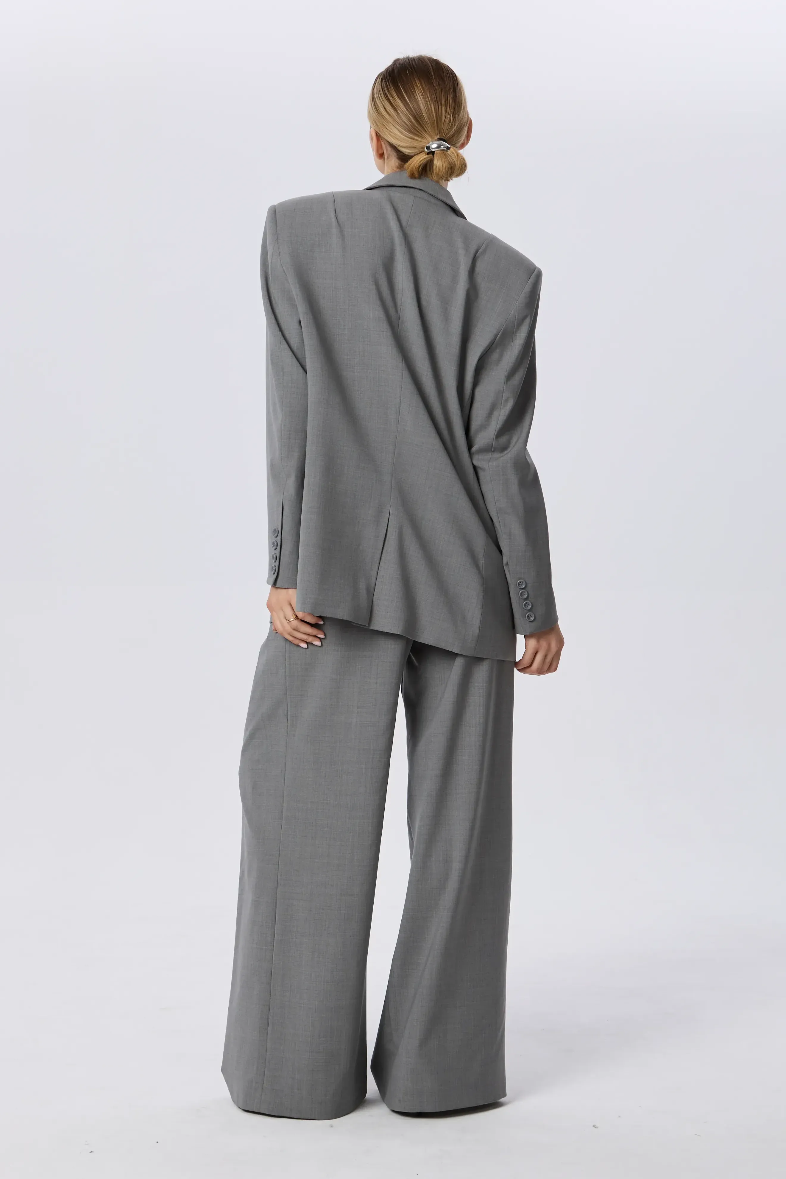 Gray costume with a light wool -wool tailor