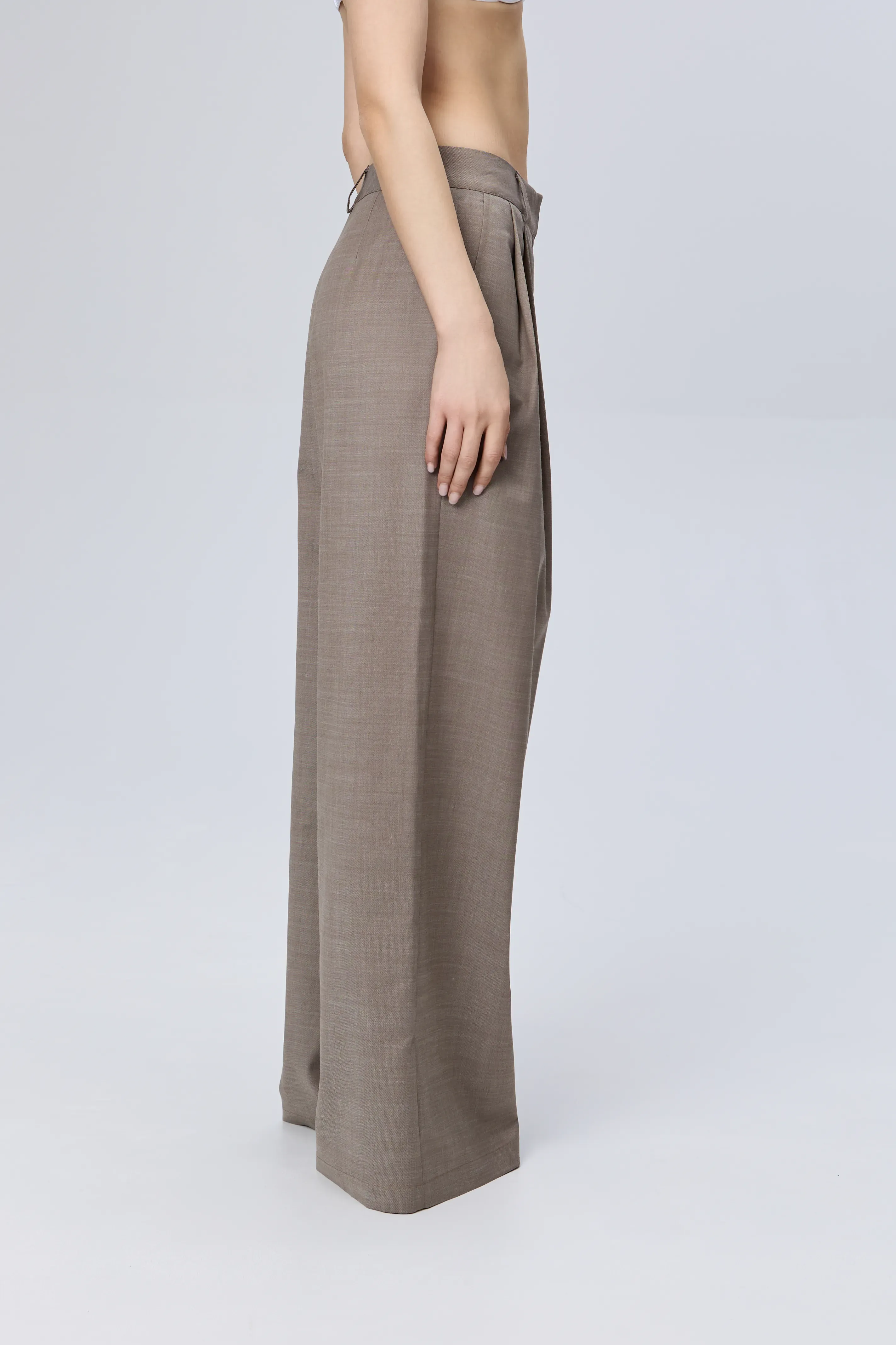 Classic pants with light woolen cut