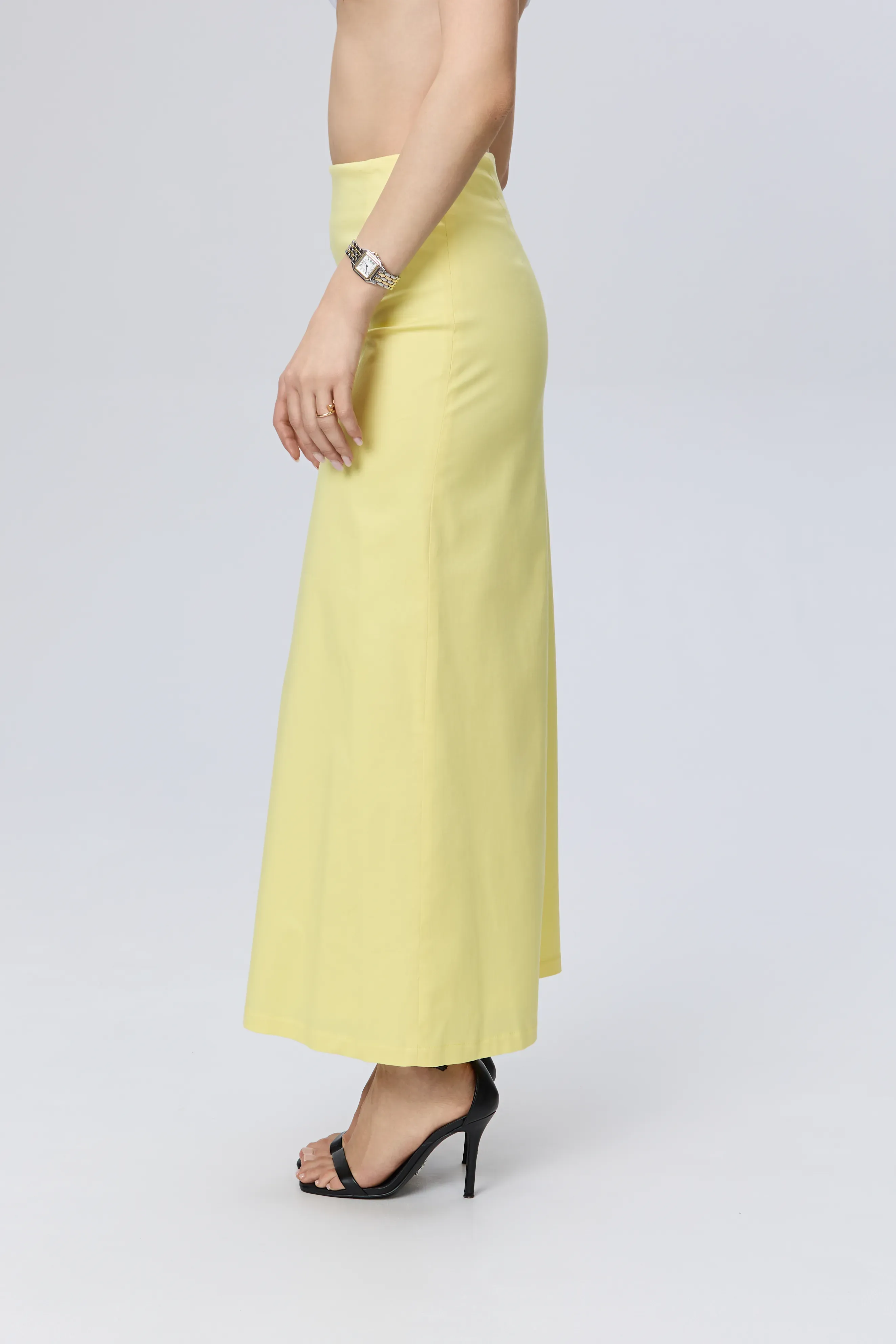 Elegant yellow skirt with a-line cut