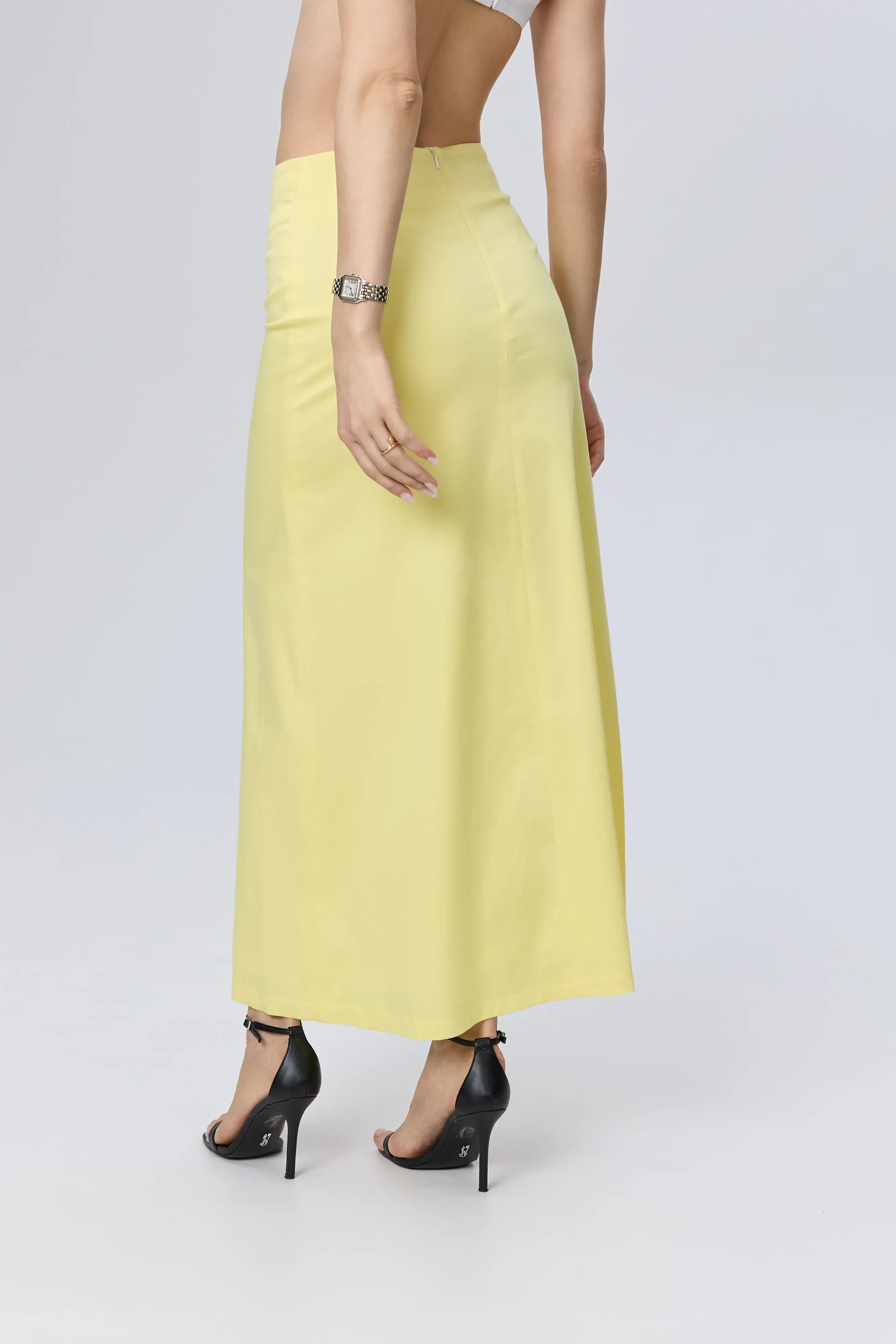 Elegant yellow skirt with a-line cut
